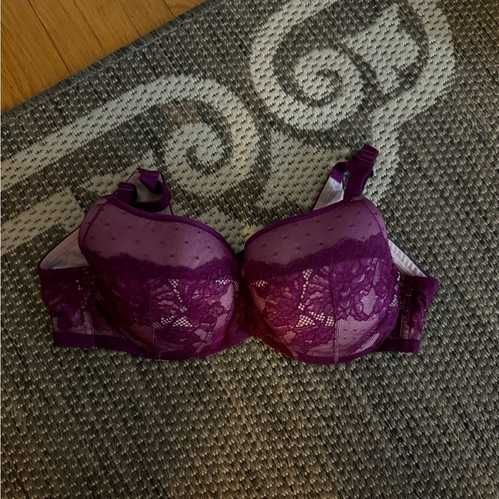 Torrid Lightly Lined Balconette Bra - Size 38C

Bra worn maybe 2 times.